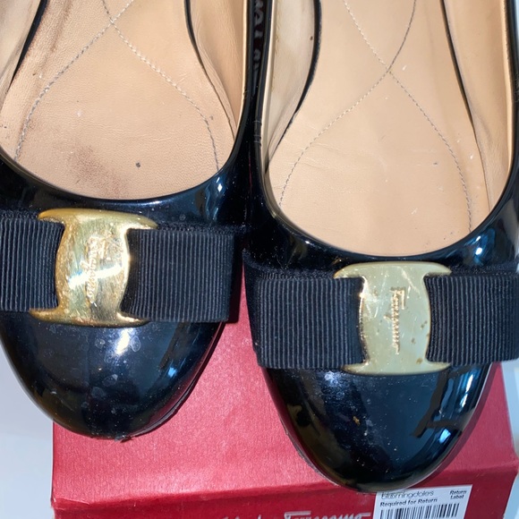 SALVATORE FERRAGAMO Varina Leather Flat in black - Picture 14 of 16